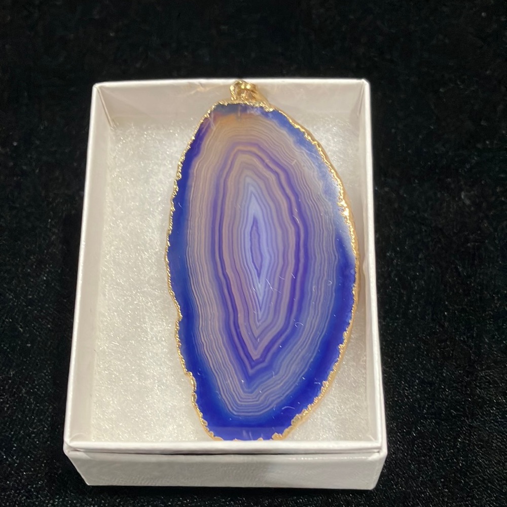 Beautiful Agate Pendent - B4